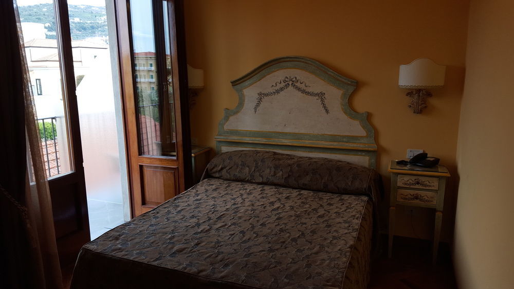 Hotel Palazzo Guardati Sorrento Esterno foto