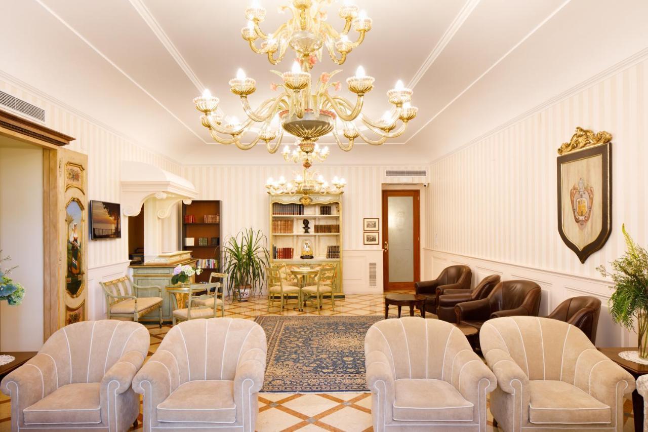 Hotel Palazzo Guardati Sorrento Esterno foto