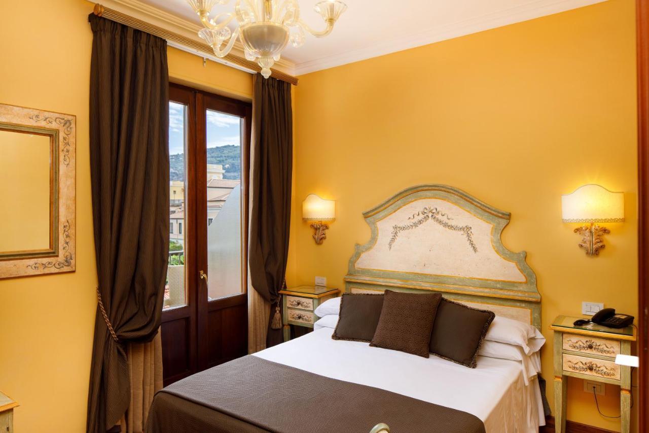 Hotel Palazzo Guardati Sorrento Esterno foto
