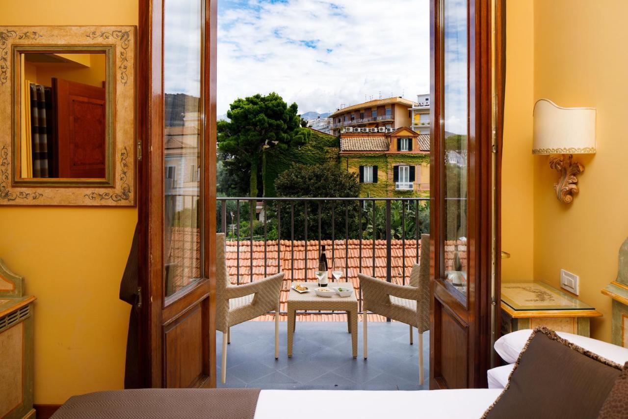 Hotel Palazzo Guardati Sorrento Esterno foto